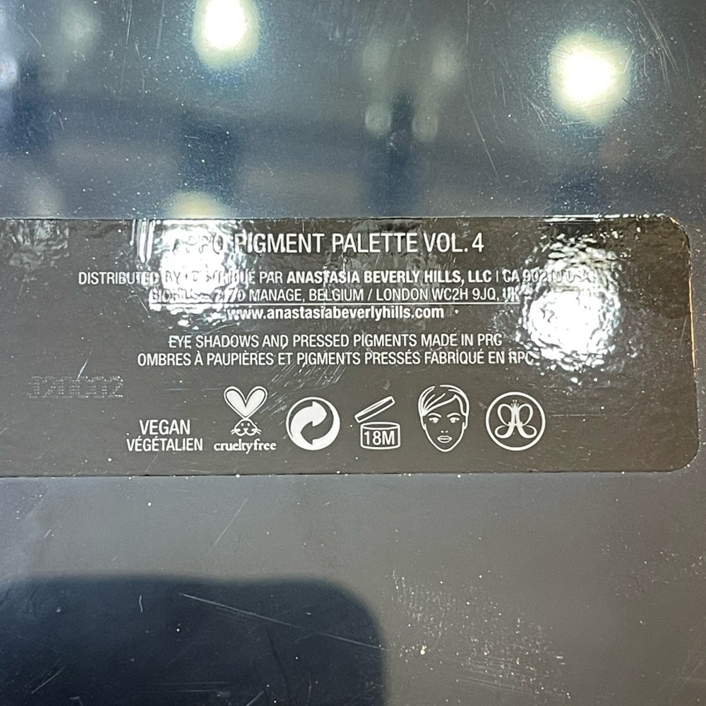 Anastasia Beverly Hills NORVINA Pro Pigment Volume 4 Palette